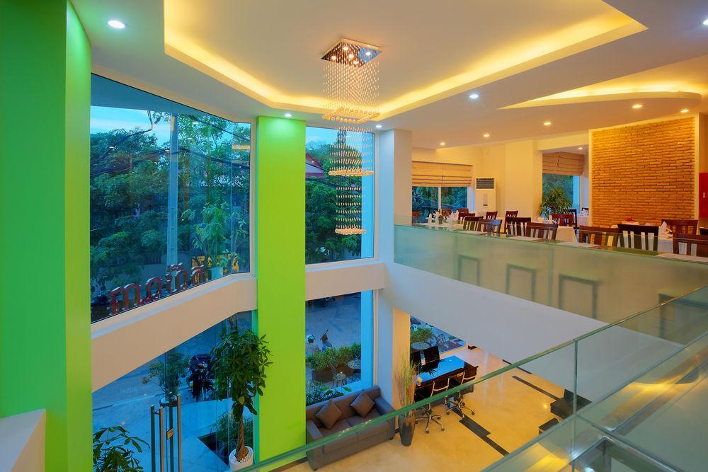 Colina Sky Hotel Phnom Penh Exterior foto