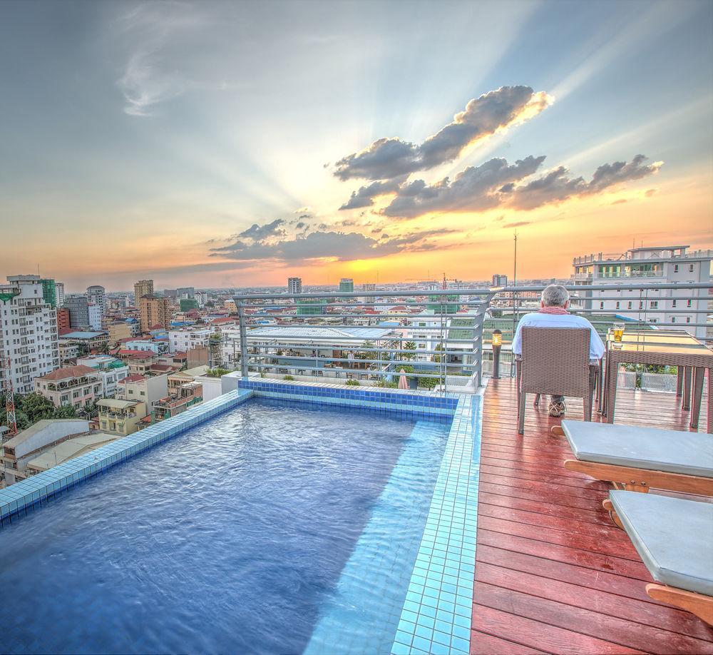 Colina Sky Hotel Phnom Penh Exterior foto