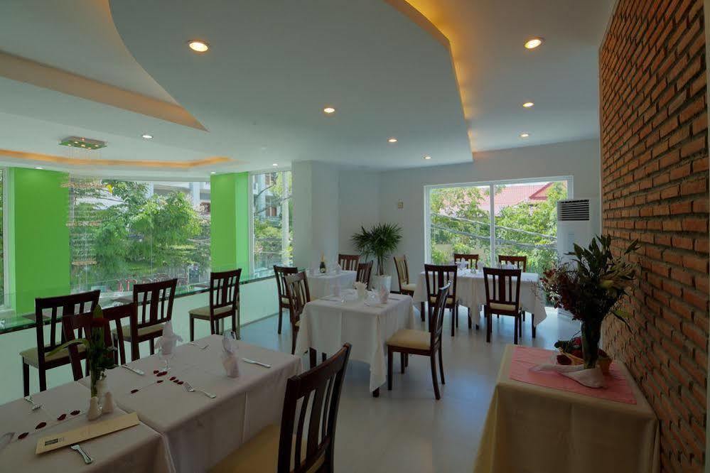 Colina Sky Hotel Phnom Penh Exterior foto