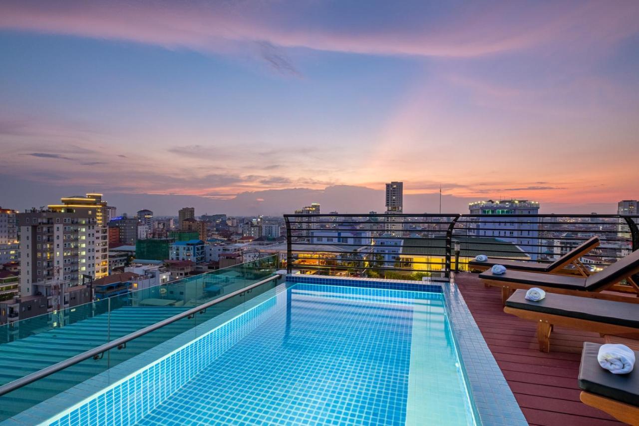 Colina Sky Hotel Phnom Penh Exterior foto