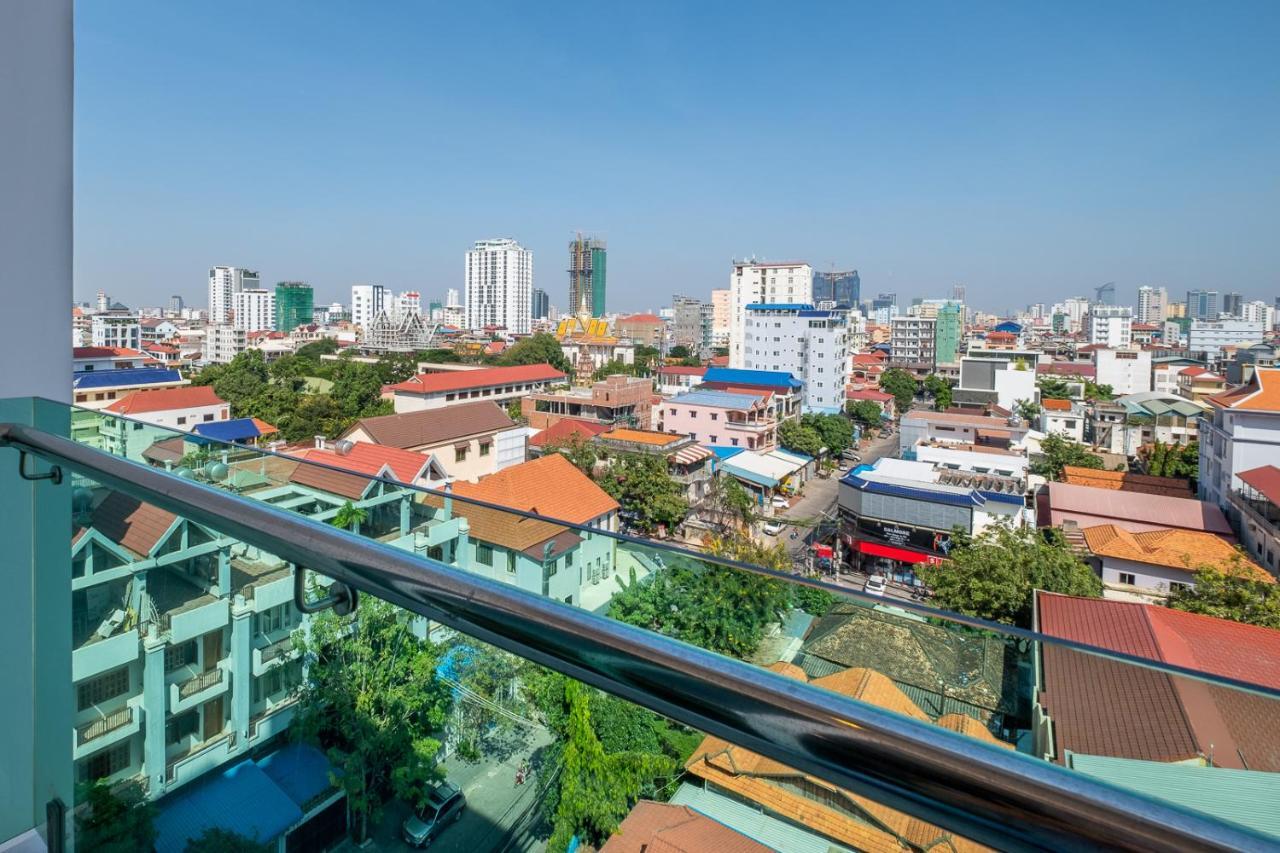 Colina Sky Hotel Phnom Penh Exterior foto