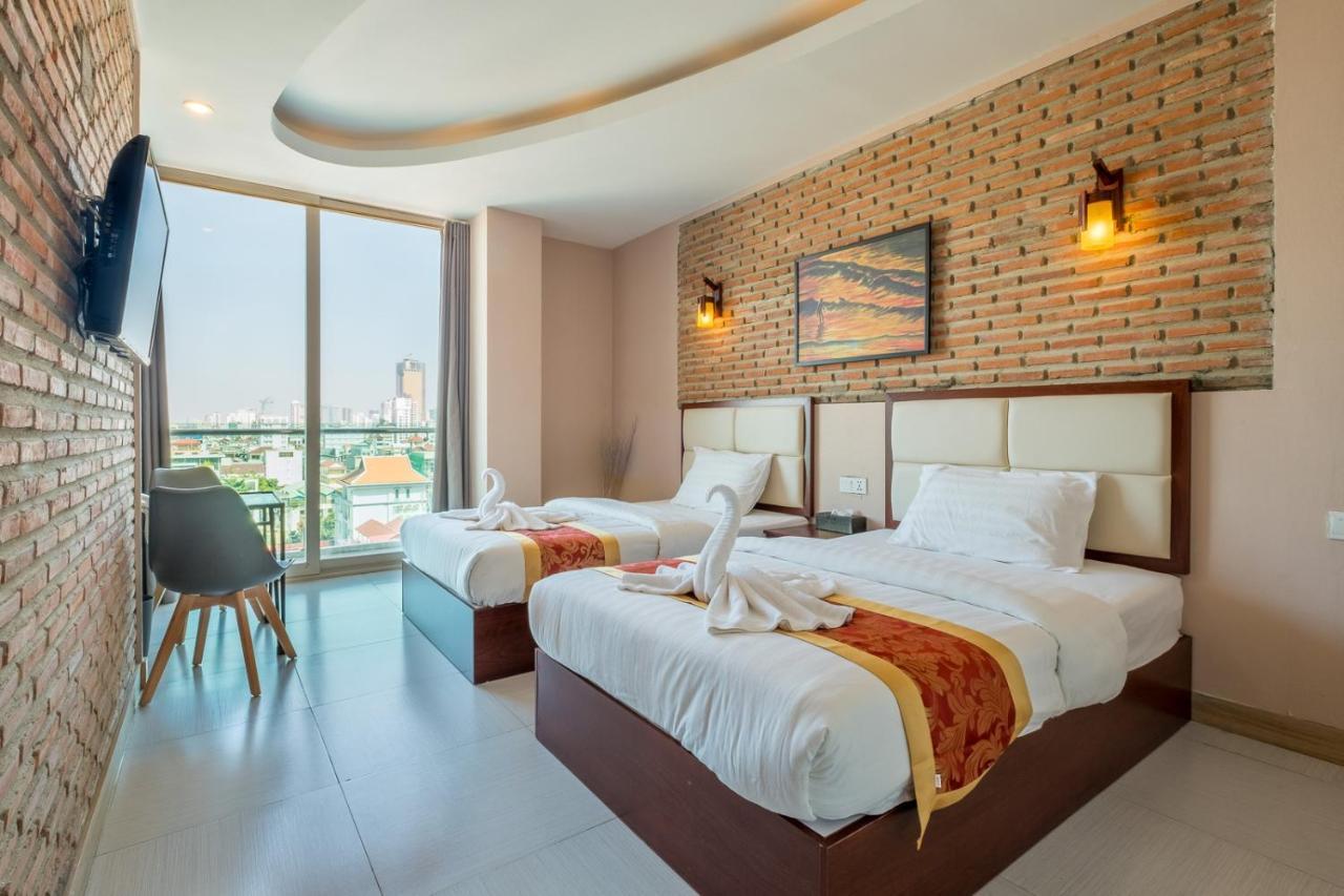 Colina Sky Hotel Phnom Penh Exterior foto