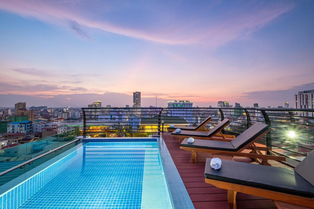 Colina Sky Hotel Phnom Penh Exterior foto
